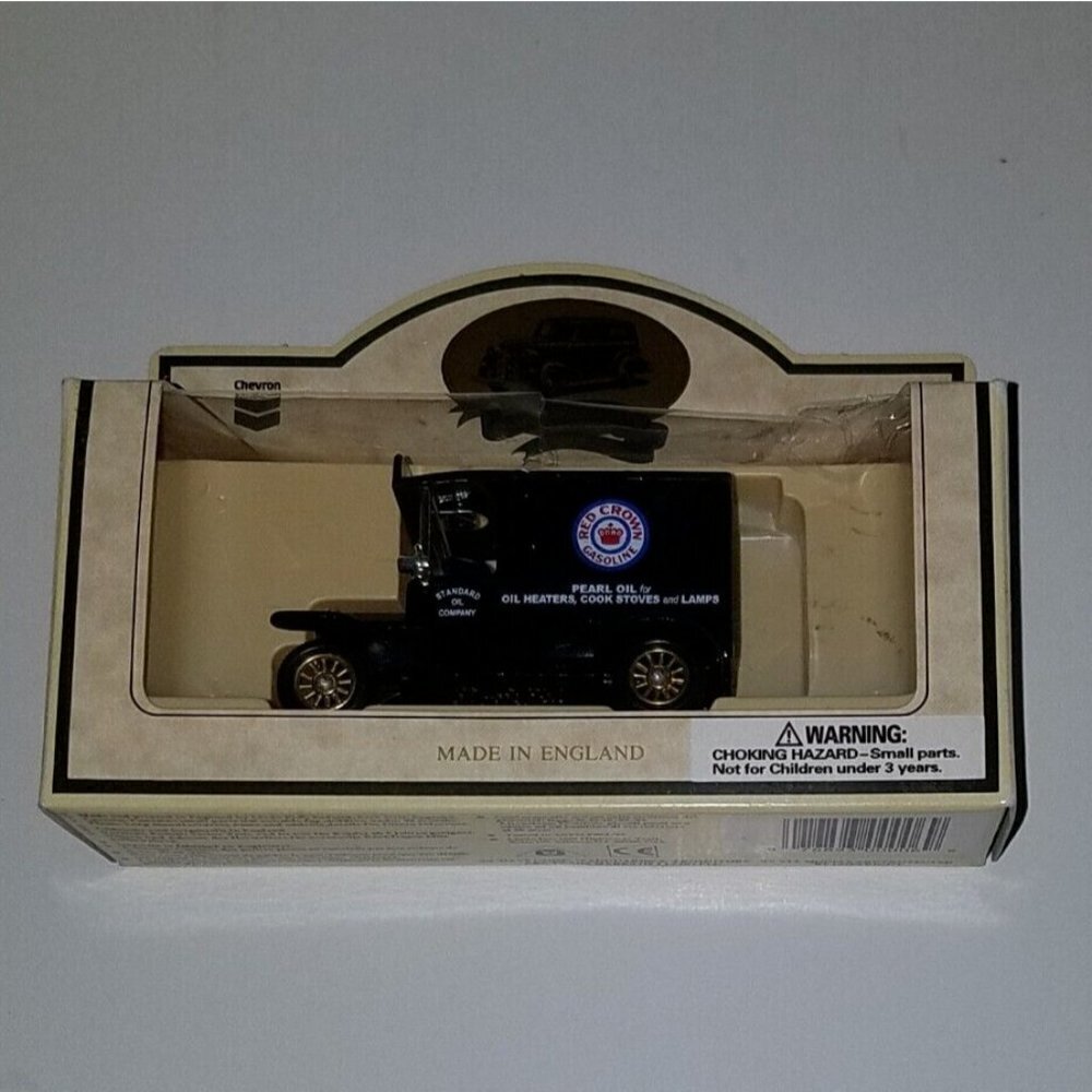 Chevron Red Crown Gasoline Pearl Oil Van Black Diecast Metal Replica England